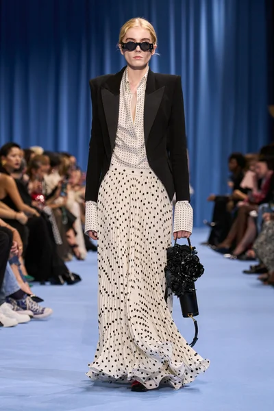 Look 8